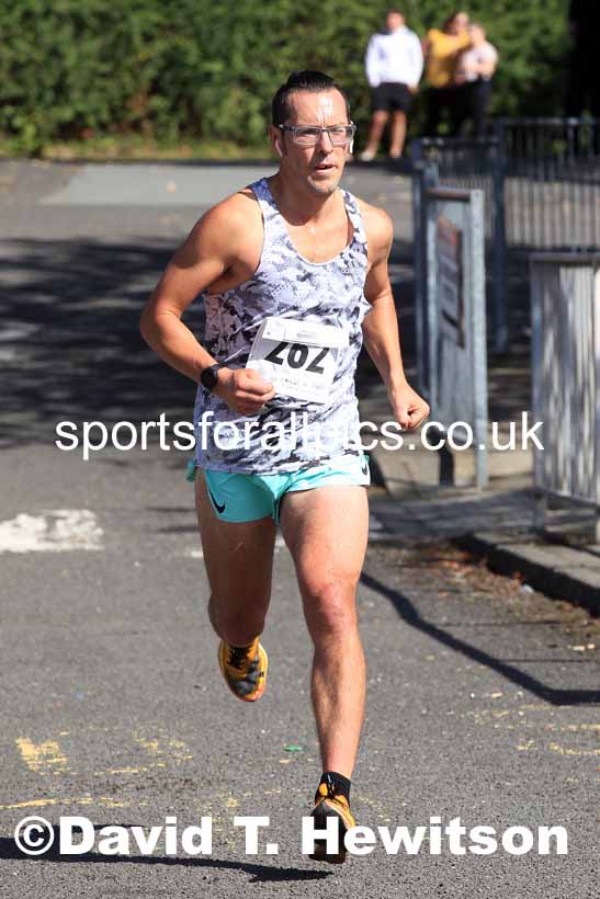 Tynedale Jelly Tea 10 Mile Road Race, Ovingham, Northumberland, Sunday, Aug. 21st. Photo: David T. Hewitson/Sports for All Pics